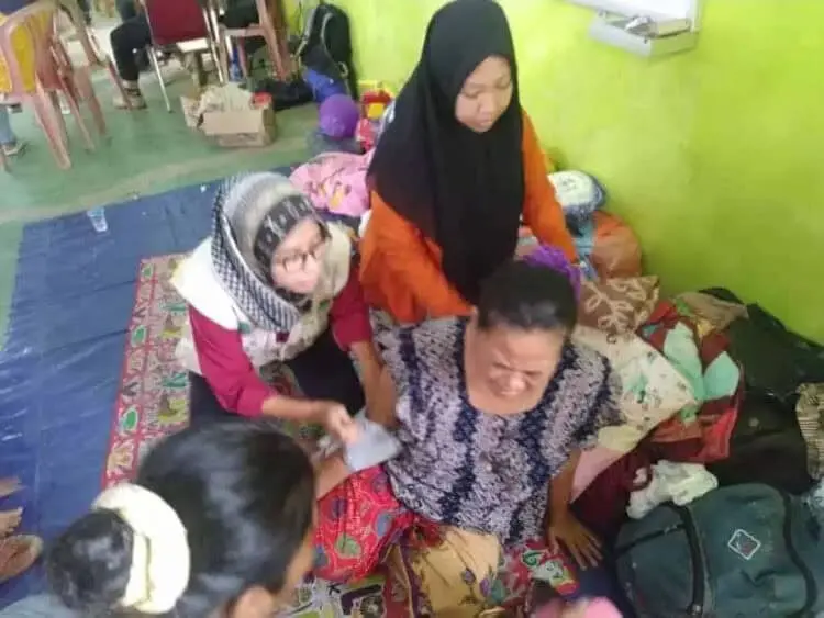 Warga Terdampak Banjir Bandang Mulai Diserang Penyakit