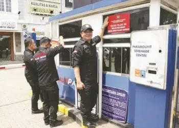 Pemasangan Stiker Menunggak Pajak Nyaris Ricuh