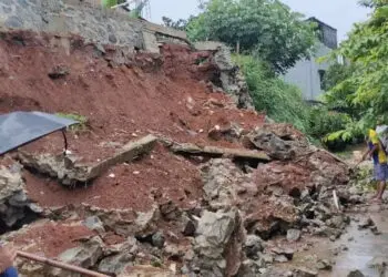 Longsor Hantam Rumah Warga