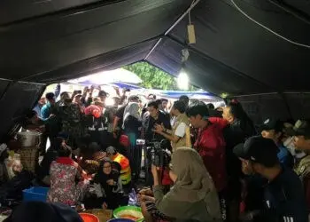 Tinjau Posko Banjir Teluknaga, Menteri Erick Pastikan Bantuan Tersalurkan