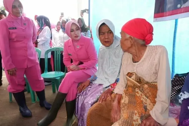 Polresta Tangerang Salurkan Bantuan untuk Korban Banjir