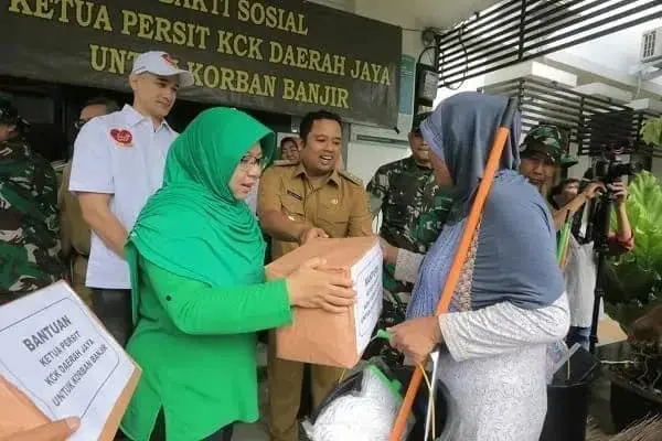 Persit Kartika Candra Kirana Beri Bantuan