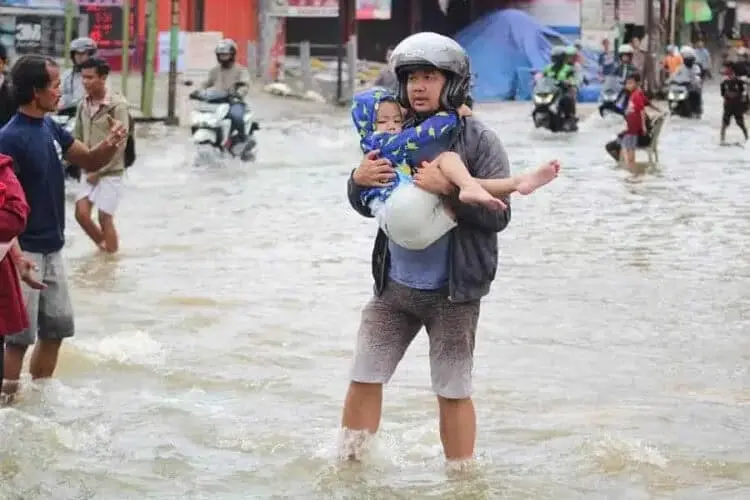 Dampak Banjir Tangerang, Tiga Anak Hilang, 1 Pria Tewas