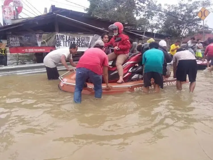 1.444 Warga Periuk Korban Banjir Mengungsi