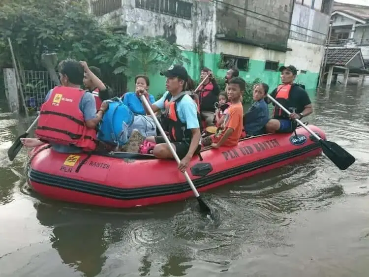 Tanggul Jebol, Banjir Periuk Semakin Parah