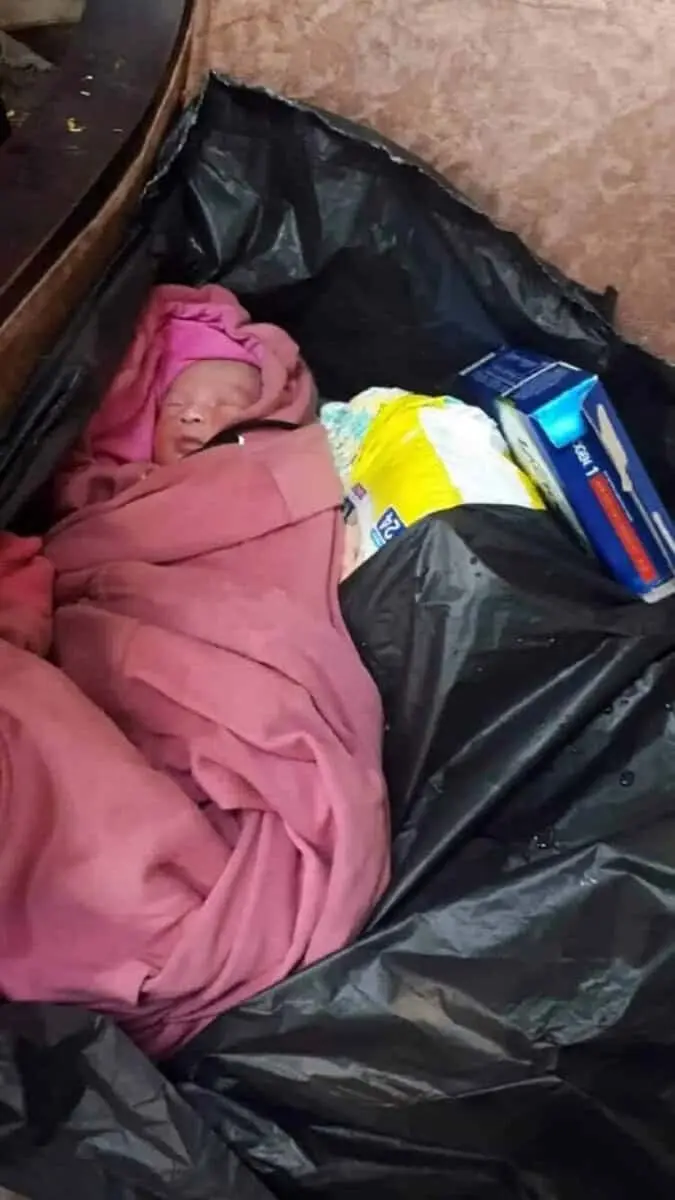Bayi Mungil Dibuang di Tempat Sampah