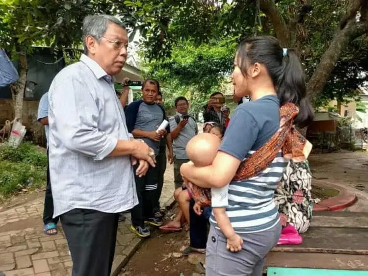 Pantau Chikungunya, Benyamin Sambangi Warga Jombang