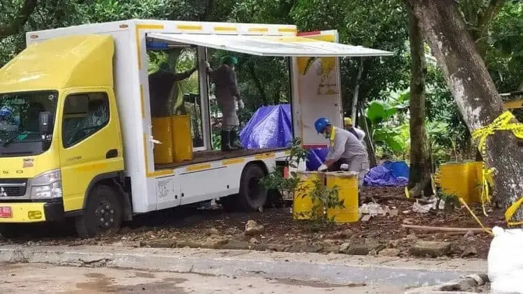 Tanah Terpapar Radioaktif Kembali Dikeruk