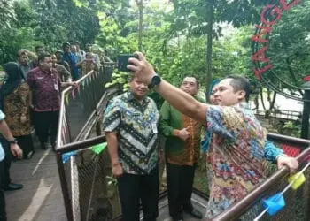 Walikota Arief Resmikan Flying Track Hutan Kota