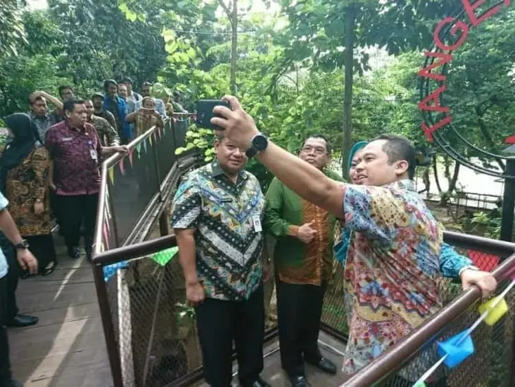 Walikota Arief Resmikan Flying Track Hutan Kota