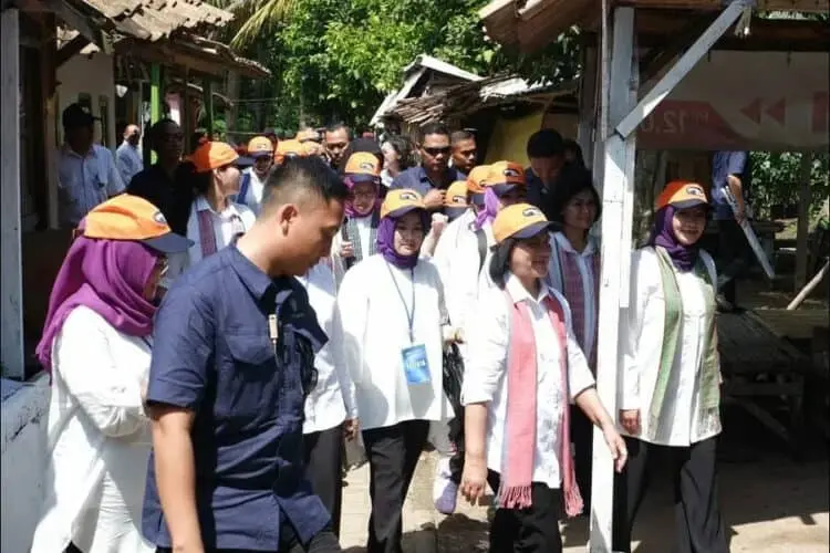 Dipimpin Iriana Jokowi, OASE KIM Gulirkan Bantuan 1.000 Jamban