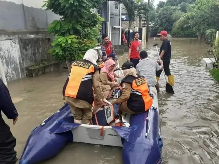 Imbas Banjir, Akses Jalan Sejumlah Wilayah di Kab. Tangerang Sempat Lumpuh