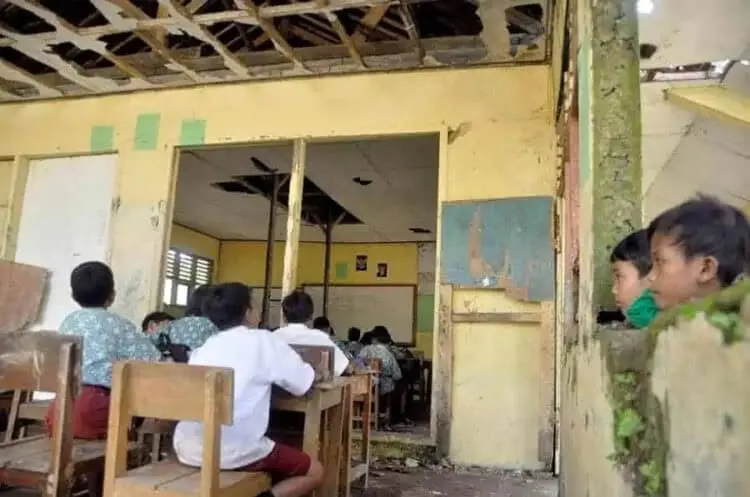 808 Ruang Kelas SD di Pandeglang Masih Rusak