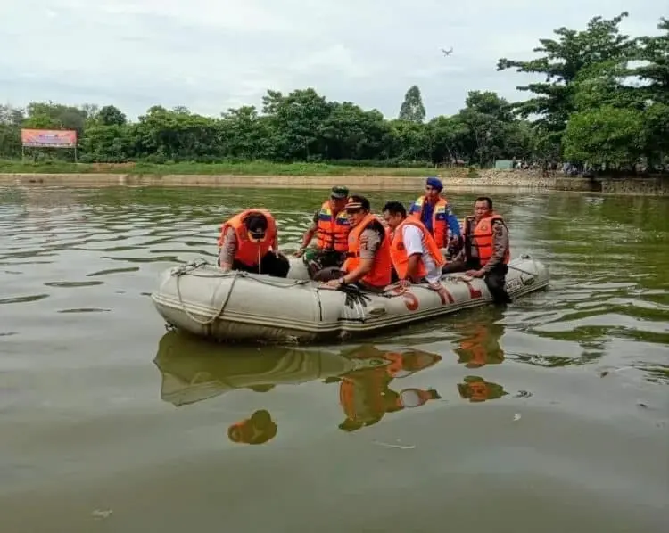Siaga Banjir, Polresta Tangerang Gelar Latihan Evakuasi