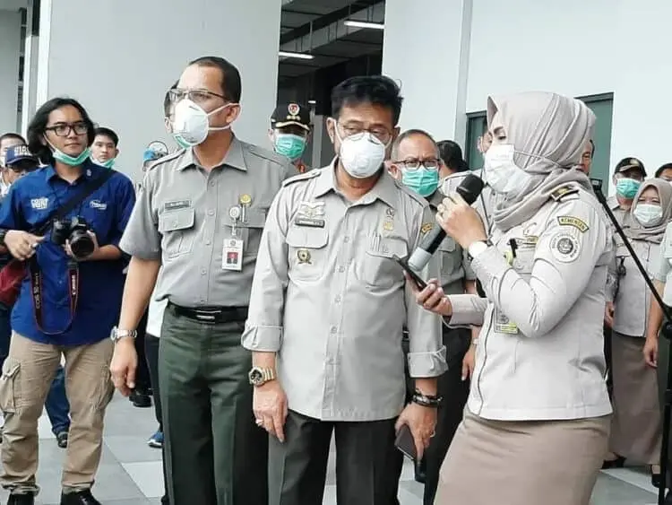 Menteri Syahrul Yasin Cek Prosedur Keamanan Lalu Lintas Hewan di Bandara