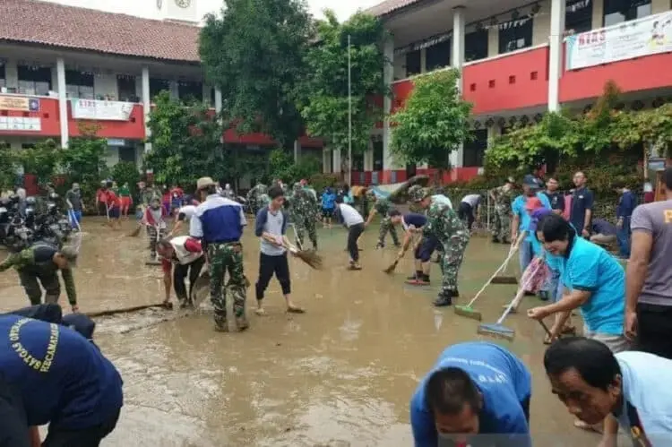 Sekolah Diminta Beri Dispensasi Siswa Terdampak Banjir