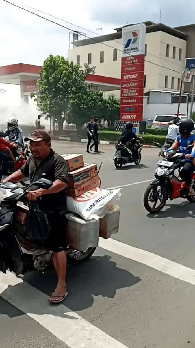 Petugas Lupa Cabut Selang, SPBU di Pinang Hangus Terbakar