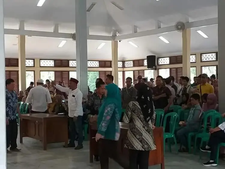 Pemilihan Supplier Diwarnai Aksi Walk Out