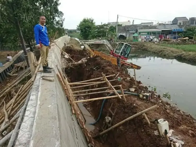 Jebol karena Banjir, Ketebalan Tanggul di Periuk Ditambahkan