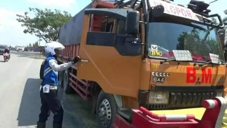 Gubernur Wahidin Perintahkan Perketat Pengawasan Truk Overtonase