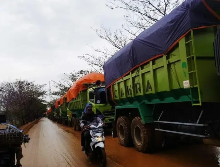 Pemkab Lebak Bakal Batasi Jam Operasional Truk Tanah