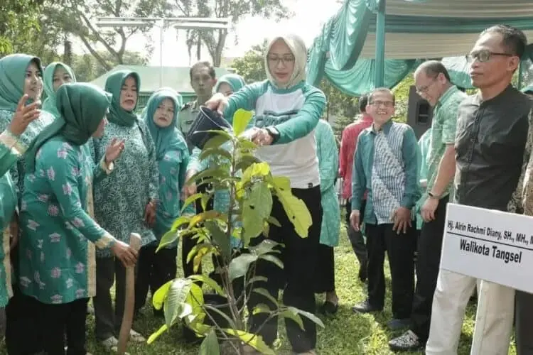 Walikota Airin Resmikan GSG dan Balai Warga