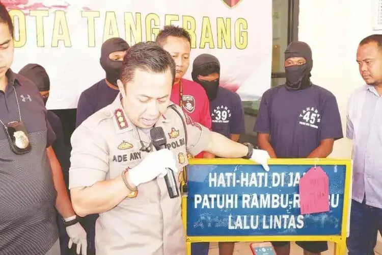 Polisi Tetapkan Empat Buruh Sebagai Tersangka