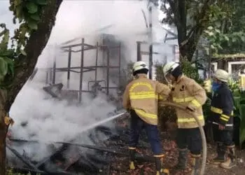 Dua Mes Pekerja di Kelapa Dua Terbakar