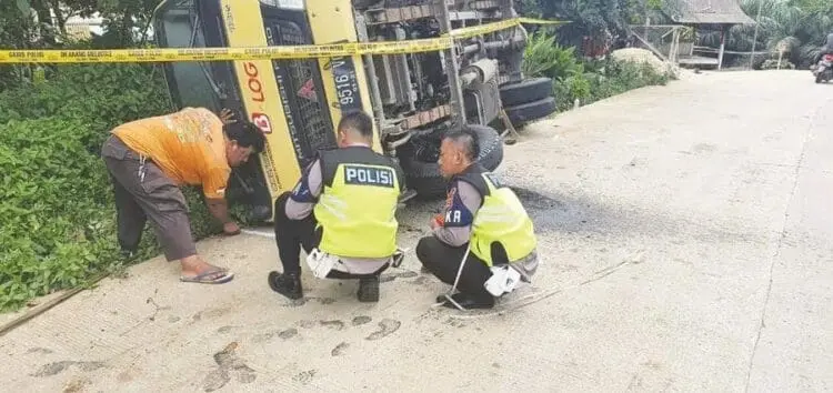 Mobil Boks Timpa Pemotor di Lebak, Tiga Tewas