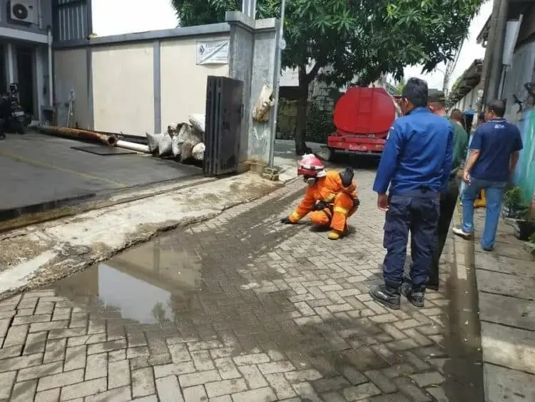 Ledakan Bawah Tanah Gegerkan Warga Sangiang Jaya