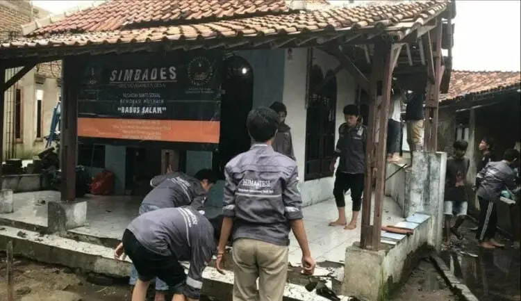 Mahasiswa Unis Ikut Benahi Infastruktur Desa