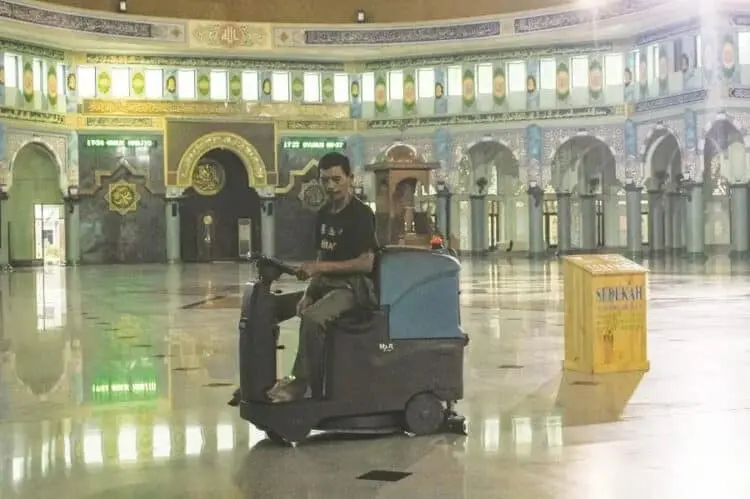 Jakarta Tiadakan Salat Jumat, Tangerang Membolehkan