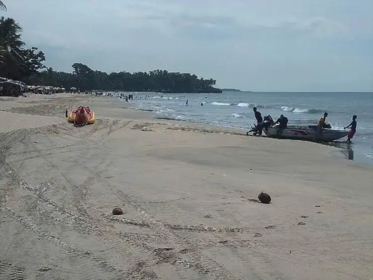 Banyak Keluhan Tiket Mahal, Wisata Pantai Anyer–Cinangka Butuh Penataan