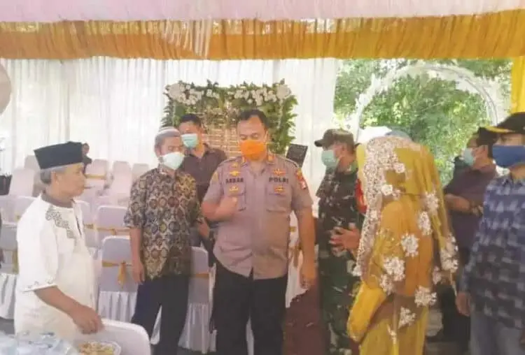 Polisi Bubarkan Pesta Perkawinan di Cisoka