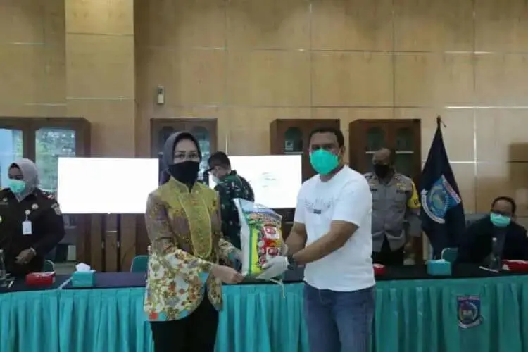 Pemkot Tangsel Dapat Bantuan 50 Ton Beras