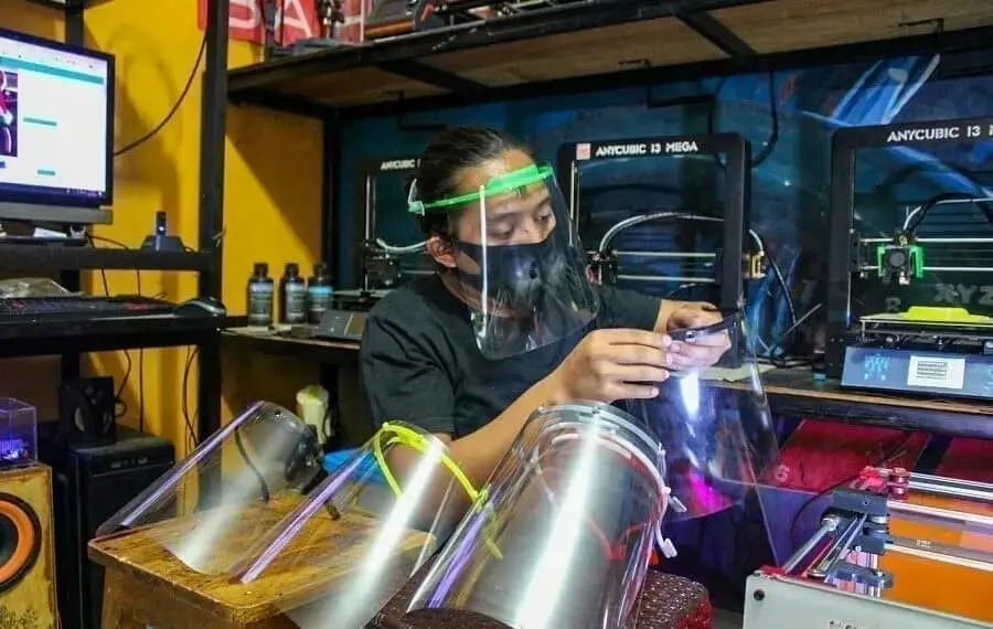 Alat Pelindung Wajah Tiga Dimensi