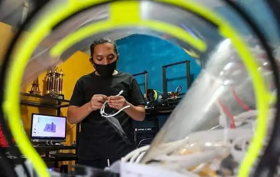 Alat Pelindung Wajah Tiga Dimensi