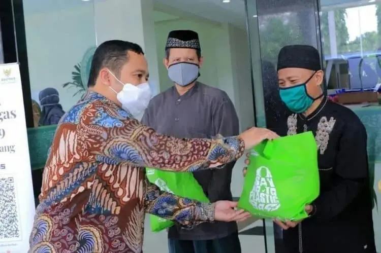 Walikota Arief Salurkan Bantuan untuk 1.658 Marbot