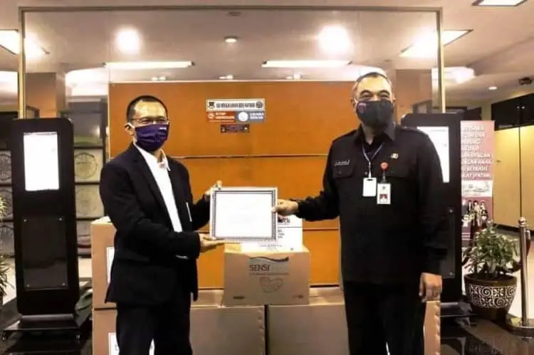 BJB Cabang Balaraja Sumbang 1.500 APD ke Pemkab Tangerang