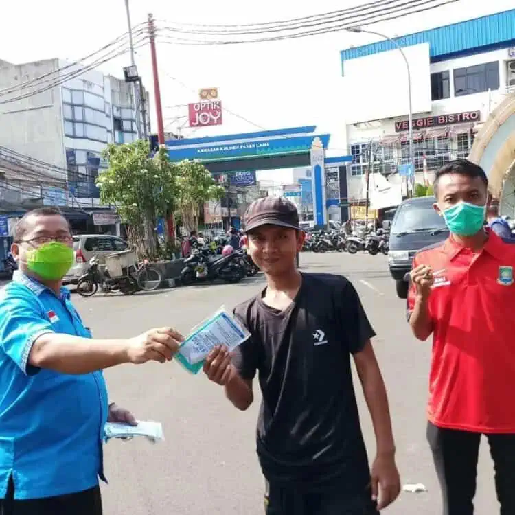 Jelang PSBB, FORMI Bagikan Masker dan Paket Sembako
