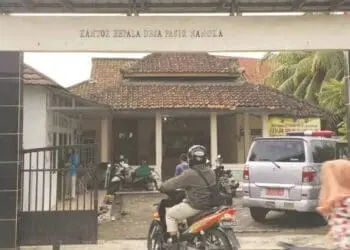 Pembagian Bantuan Tak Merata, Emak-emak Geruduk Kantor Desa Pasirnangka