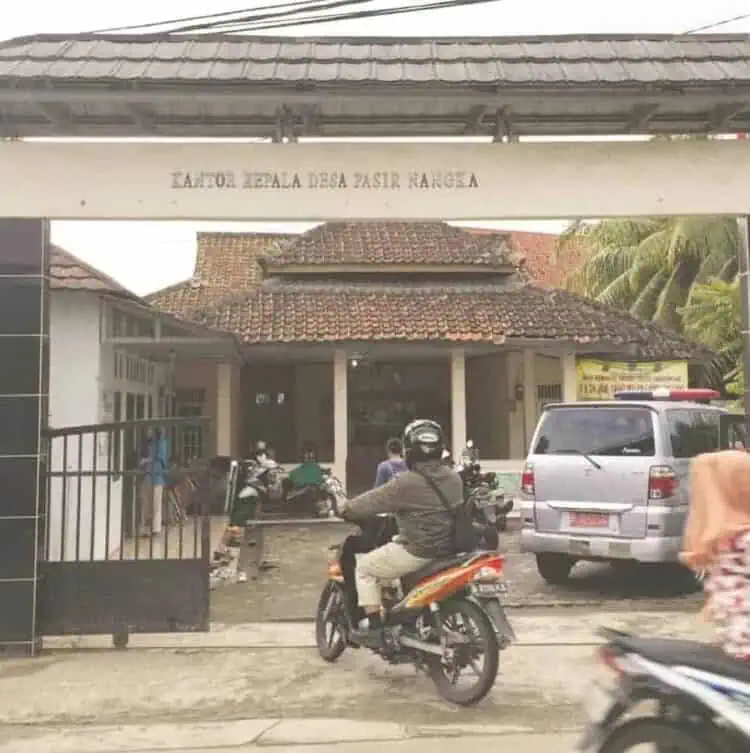 Pembagian Bantuan Tak Merata, Emak-emak Geruduk Kantor Desa Pasirnangka