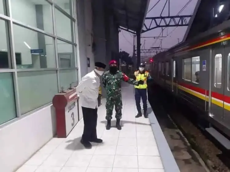 Jam 5 Subuh , Gubernur WH Sidak KRL di Stasiun Serpong