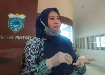 Bupati Irna Minta Warga Tak Tolak Pemakaman Jenazah Covid-19