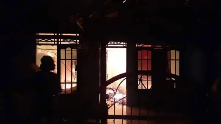 Ditinggal Salat Tarawih, Rumah di Panimbang Ludes Terbakar