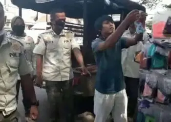 Pedagang Masker dan Petugas Satpol PP Adu Mulut