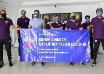 Persita Sumbang Perlengkapan ke Wisma Karantina