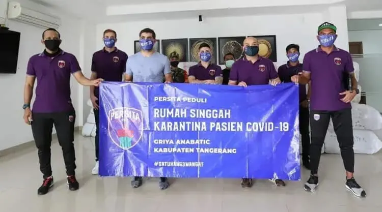 Persita Sumbang Perlengkapan ke Wisma Karantina