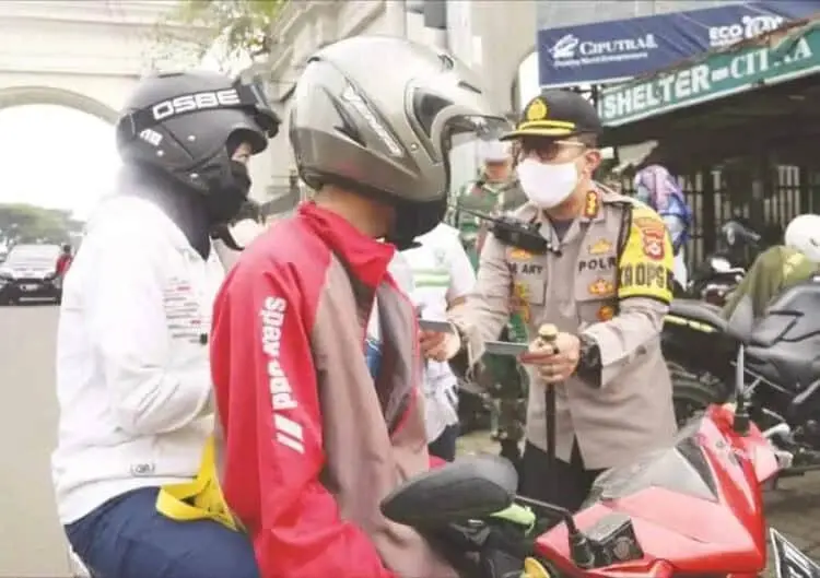 Polres Kota Tangerang Tegur Ratusan Pengendara Tak Bermasker