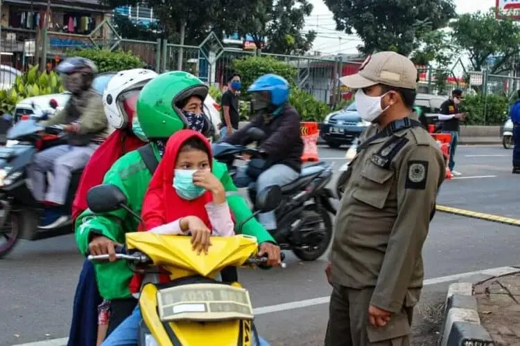 Masih Banyak Warga Kota Tangerang Keluar Masuk Jakarta